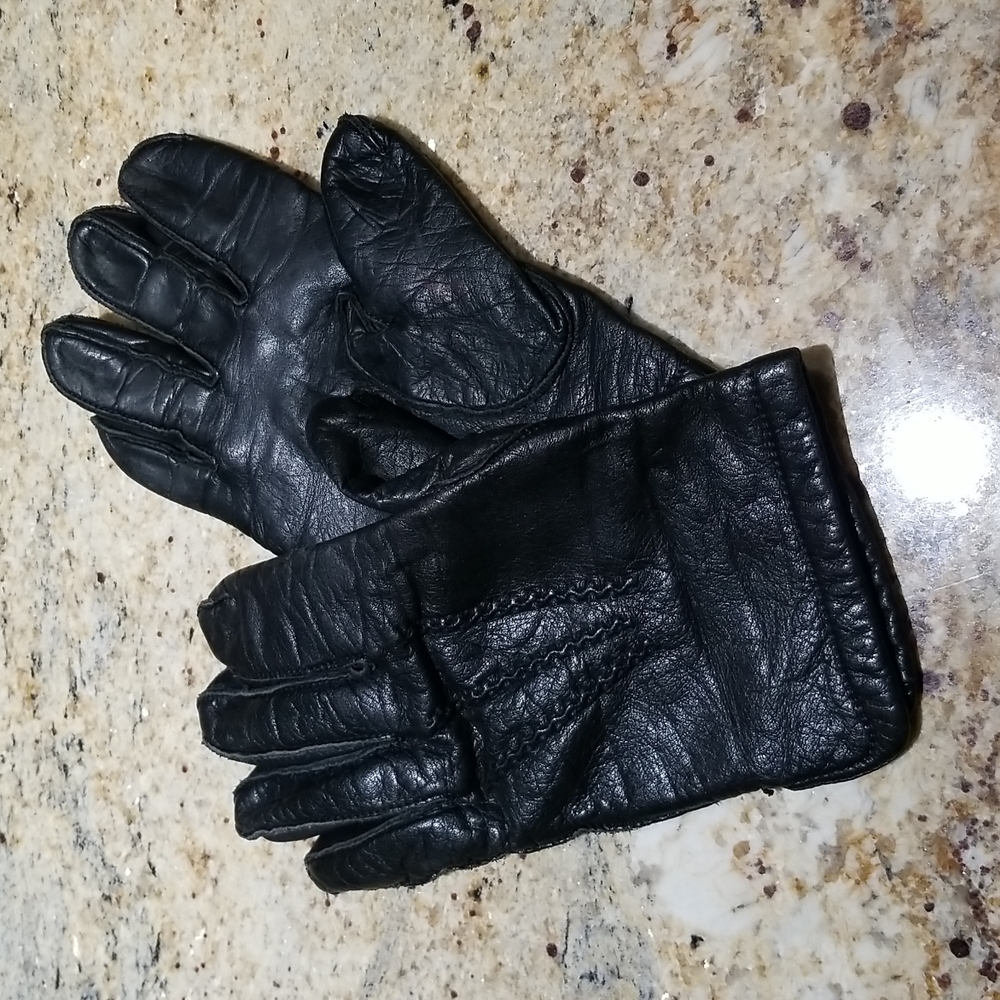 Driving gloves